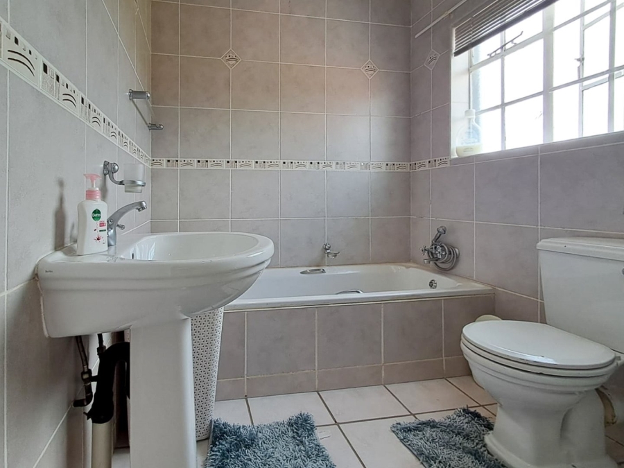  Bedroom Property for Sale in Doringkruin North West